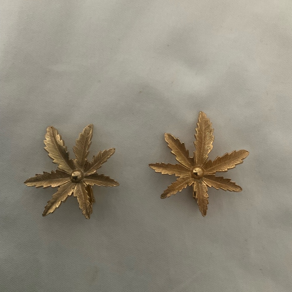 Sarah Coventry Gold Leaf Earrings